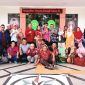 Foto bareng para tergugat bersama Kuasa hukum dan partisipanya saat selesai sidang di Pengadilan Negeri Bangil  (Dok. Harianjatim.id)