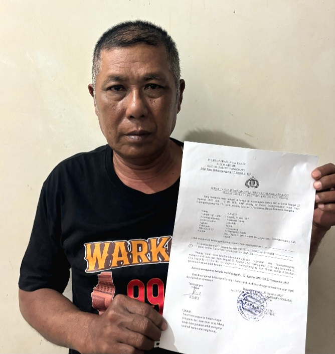 Ramidi saat melaporkan kehilangan STNK sepeda motornya ke Polsek Balongpanggang   (Dok. Harianjatim.id)