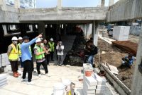 Sidak Bupati Sidoarjo, Subandi ke sejumlah mega proyek revitalisasi di Alun-alun Sidoarjo dan Double Deck RSUD R.T (foto : ist)