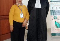 Foto : Kuasa Hukum JM Ardi Aprilianto SH bersama Istri terdakwa AN saat di depan Ruang Sidang PN Bangil (Dok. Harianjatim.id)