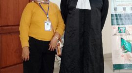Foto : Kuasa Hukum JM Ardi Aprilianto SH bersama Istri terdakwa AN saat di depan Ruang Sidang PN Bangil (Dok. Harianjatim.id)