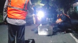 Tim URC DPUTR Gresik Benahi Jalan Berlubang di Balongpanggang, Kabupaten Gresik  (Dok. Harianjatim.id)