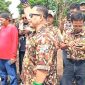 GM FKPPI Ayik Suhaya SH saat Sidak Proyek Koperasi Desa Merah Putih Sebani (Dok. Harianjatim.id)