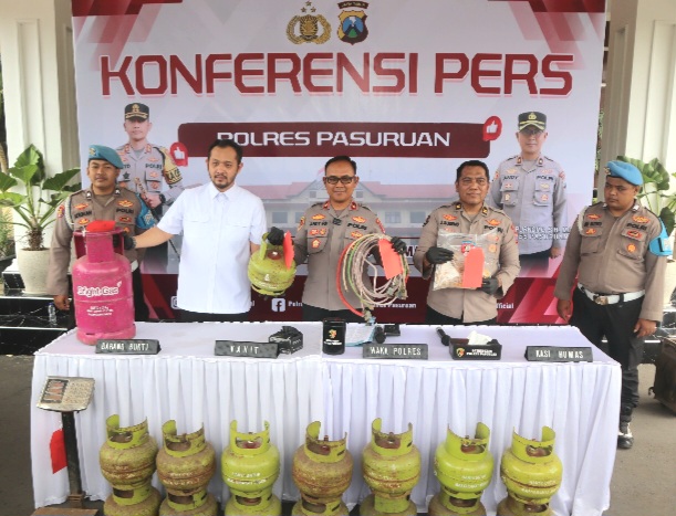 Polres Pasuruan Gelar Press Release, ungkap kasus pengoplosan Gas LPG bersubsidi (foto :ist)