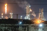 Suasana aktifitas di kawasan Industri Kabupaten Gresik (Dok. Harianjatim.id)