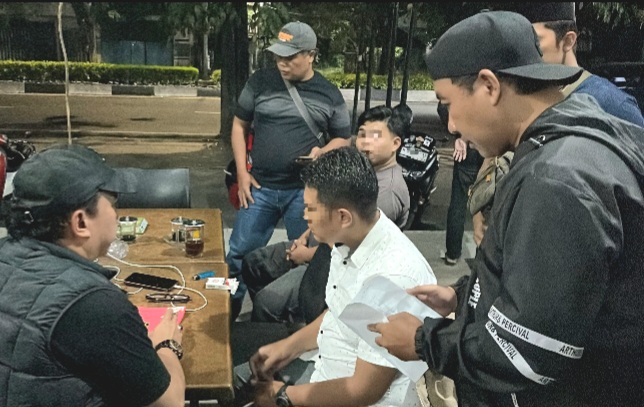 Patroli URC Polresta Pasuruan Kota saat gagalkan dugaan aksi Pemerasan di Panggungrejo  (foto : ist)