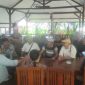 Suasana mediasi antara KUD Sumber Makmur Warga Desa Jatiarjo dengan manajemen Taman Safari Indonesia II di Kampung Sekar Watuagung (Dok. Harianjatim.id)