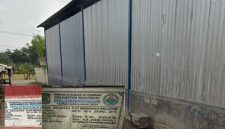 Gedung Futsal dan beberapa prasasti pembangunan Desa Karangtengah, Kecamatan Wonorejo, Kabupaten Pasuruan yang diduga bermasalah (Dok.Harianjatim.id) 
