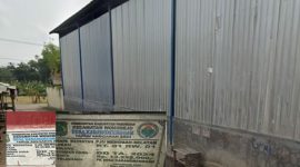 Gedung Futsal dan beberapa prasasti pembangunan Desa Karangtengah, Kecamatan Wonorejo, Kabupaten Pasuruan yang diduga bermasalah (Dok.Harianjatim.id) 