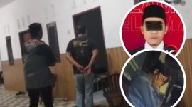Situasi penggrebekan Okknum Kades Rejoso Kidul (HS) di kamar Kost (dok.harianjatim.id) 