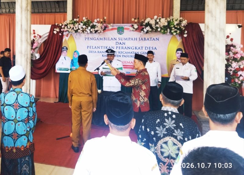 Kepala Desa Randupitu, Mohammad Fuad Resmi Melantik Azizul Ahmad sebagai Kepala Kewilayahan Dusun Randupitu (Dok.harianjatim.id) 